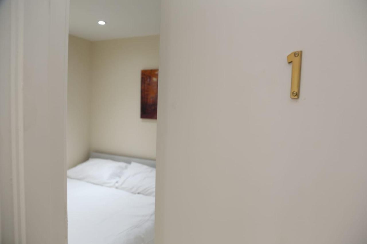 A A Guest Rooms Thamesmead Erith Exteriör bild