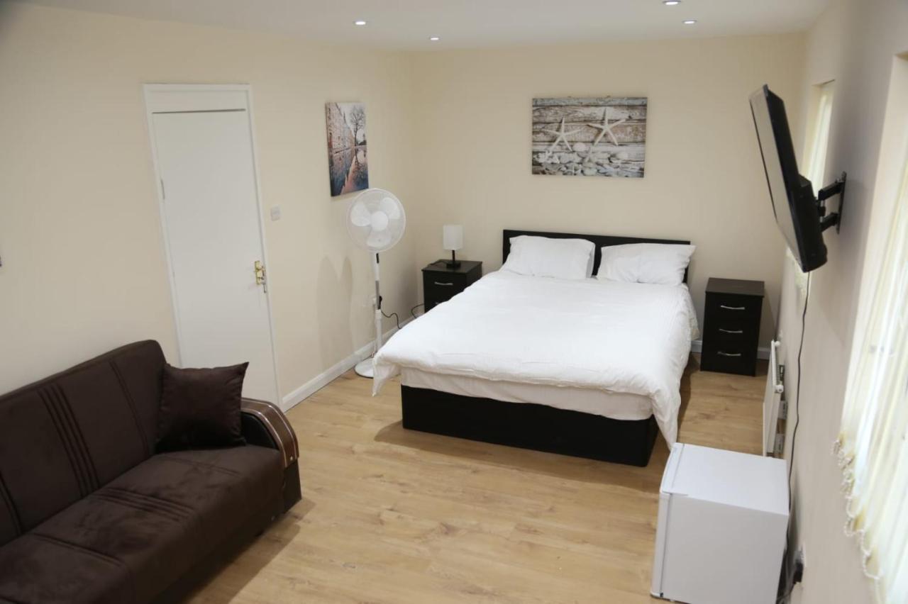 A A Guest Rooms Thamesmead Erith Exteriör bild